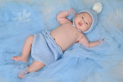 德宏摸孕妇肚子沾喜气
